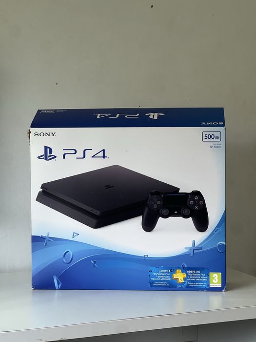 PlayStation 4 500GB .