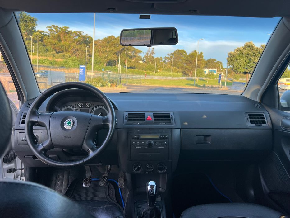 Skoda Fabia 1.4 TDI com AC – 210.000 km