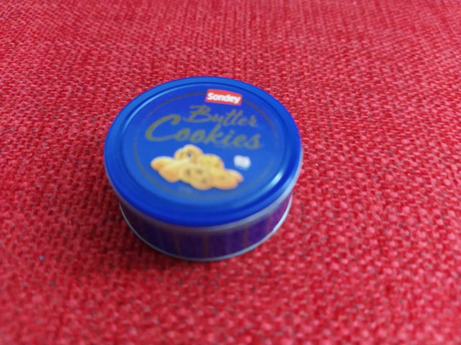 Conjunto 2 miniaturas: caixa de bolachas + lata de atum