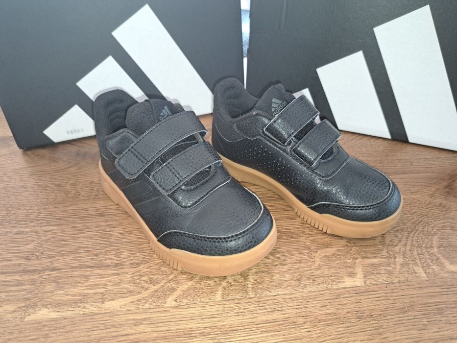 Buty chłopięce Addidas 28
