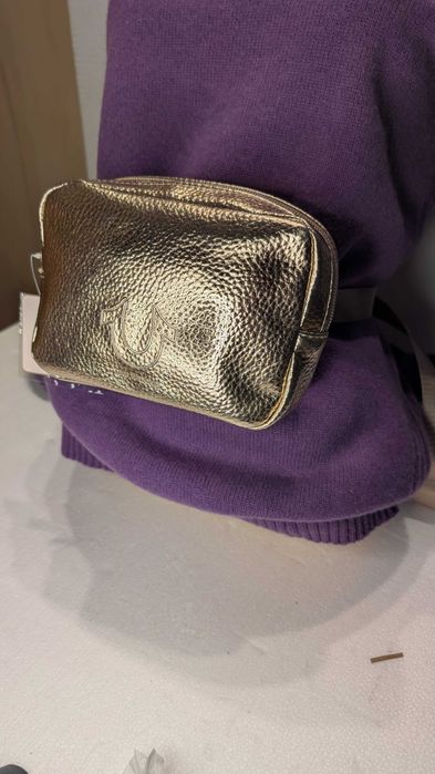 True Religion Rose Gold nerka crossbody new