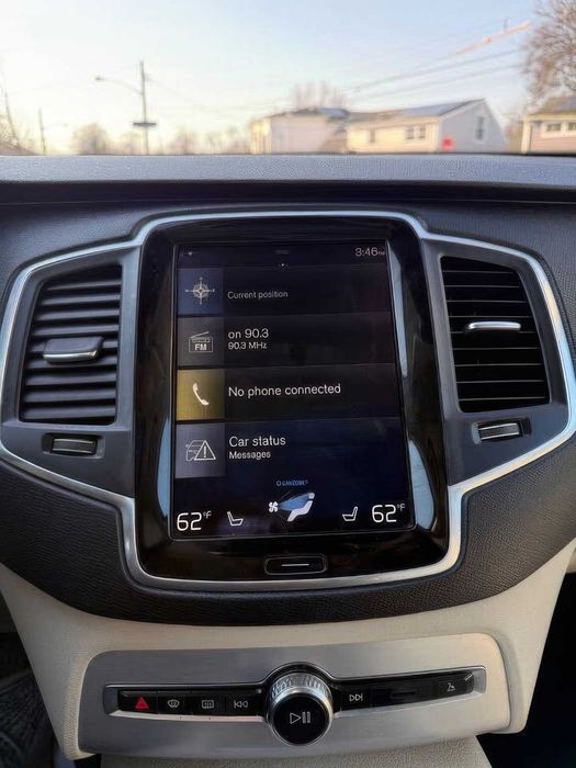 Volvo XC90      2022