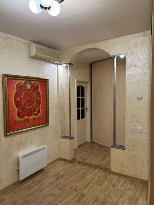 Продам 4 комнатную квартиру 84 м2 с ремонтом на Алексеевка,пр. Победы VI