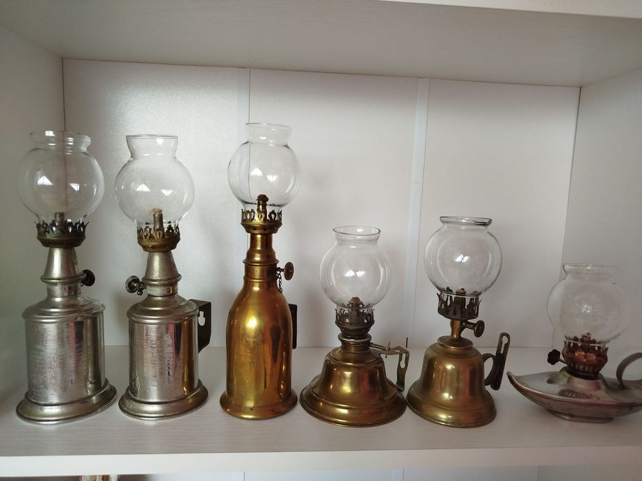 Старовинна лампа голуба