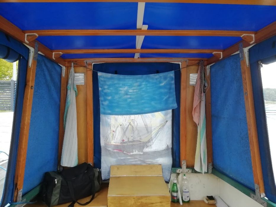 Łódź z silnikiem 15KM.