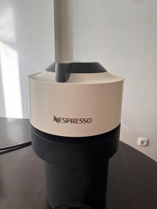 Maquina Cafe Nespresso - SEMI NOVA