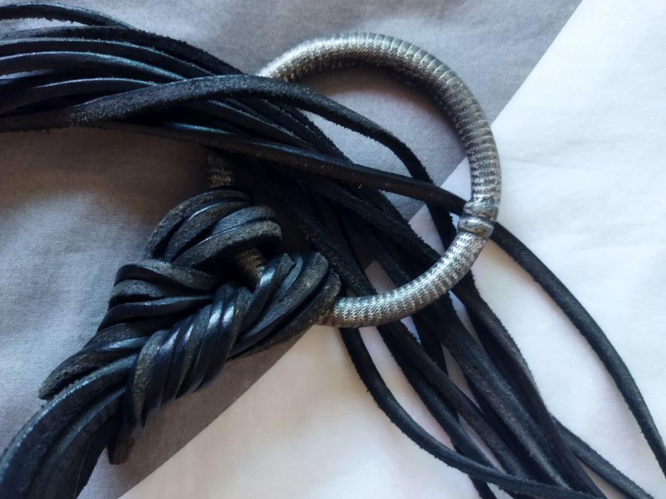 Cinto em pele........................................................