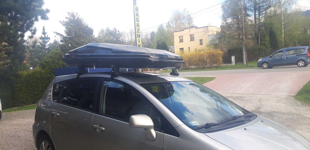 Aerodynamiczny, czarny metalik box MB Altitude 450, narty max 205 cm
