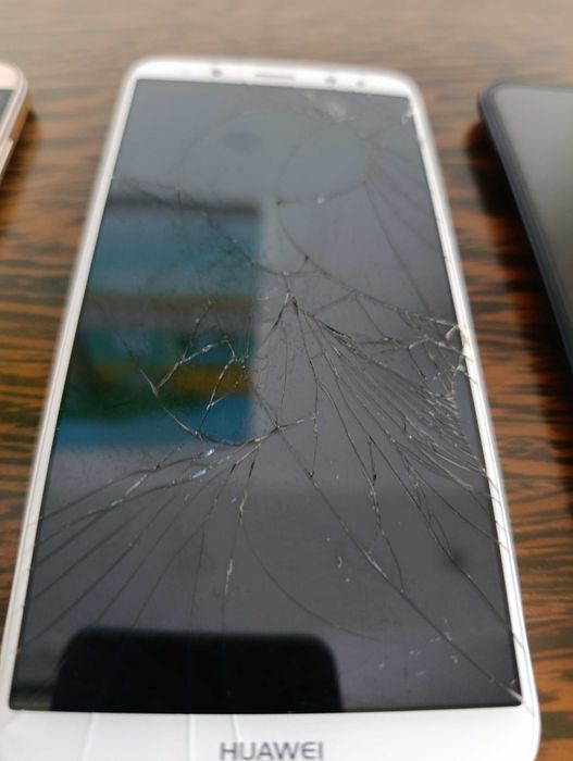 Huawei Mate 10 - Ecrã Rachado