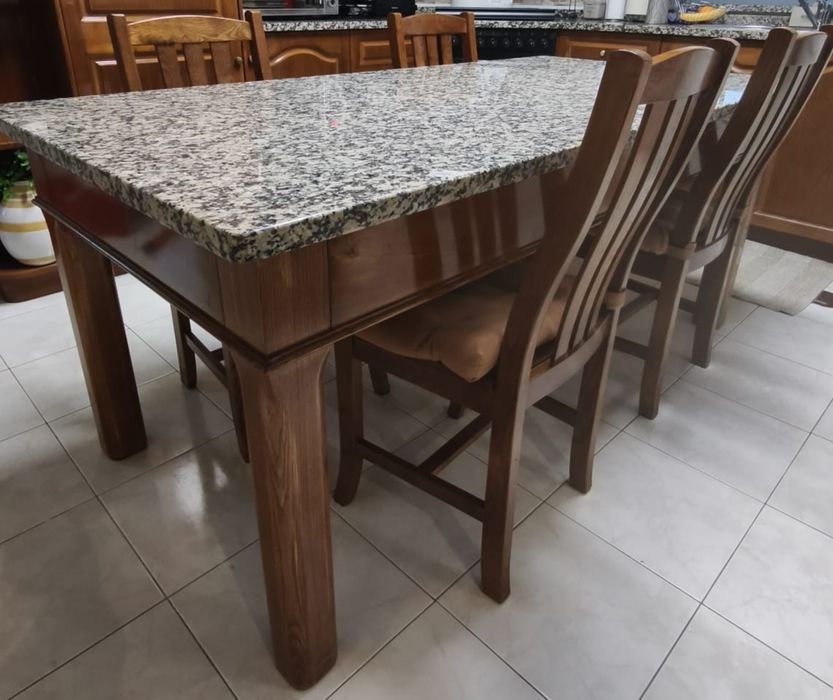 Mesa Cozinha Granito + 4 Cadeiras