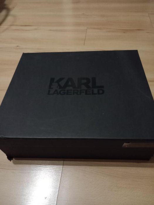 Karl Lagerfeld – Bridger Midi Gore Boot
Rozmiar: 40