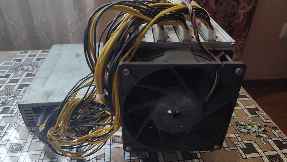 Antminer L3+ ASIC для майнінгу