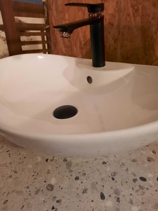umywalka blat bateria korek klik porcelanowy