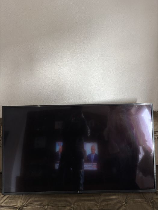 Smart tv led, moto elétrica fiber e cadeeiro de pê