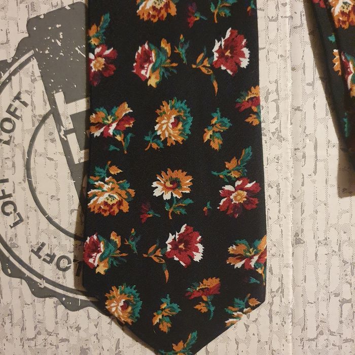 Krawat męski w kwiaty