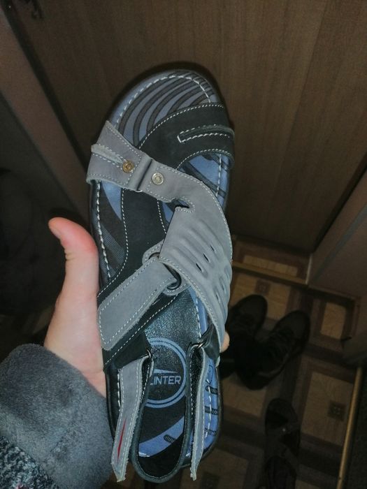 Продам новые шлепки, хорошего качества, неразу неодевались