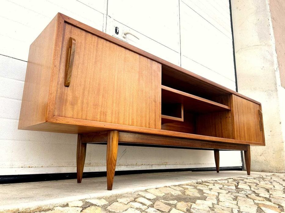 Aparador móvel tv olaio vintage + 191comp x 35prof x 64alt.