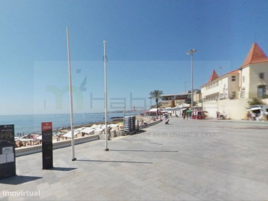Moradia Isolada T5 com Garagem e Bom Espaço Exterior em Manique