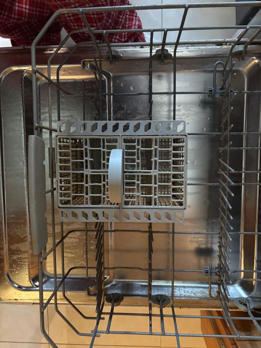 Máquina lavar louça Ariston + microondas