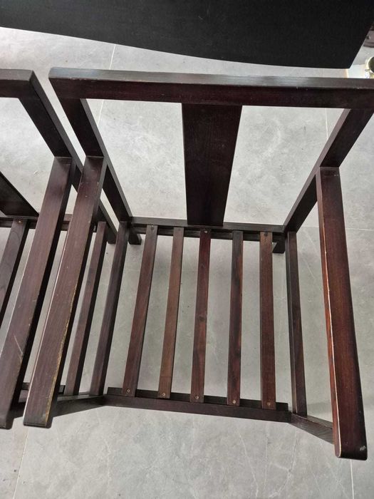 2 cadeirões de madeira maciça