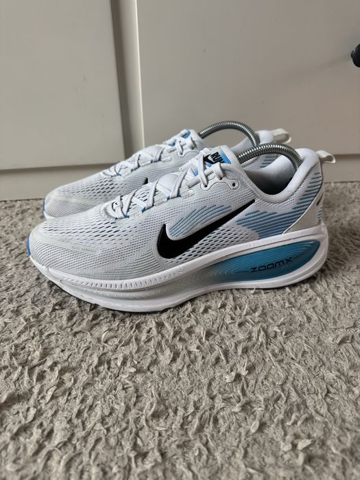 Buty sportowe do biegania Nike Vomero 18 White Blue Hero