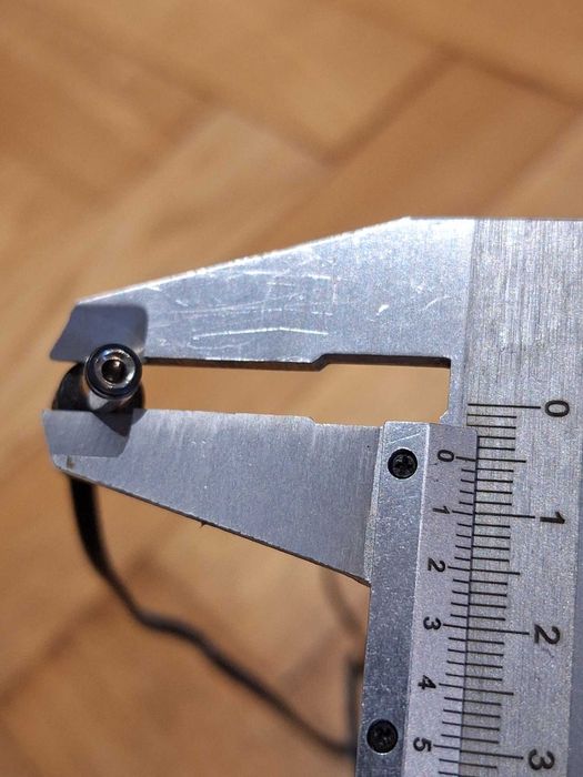 Zasilacz Kuanten KT05W045055USD 4,5V 0,55A amerykański