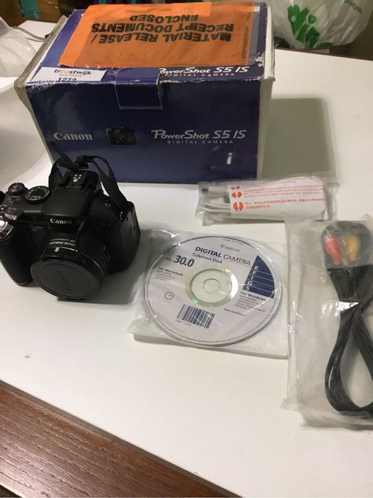 Aparat Canon PC1234 PowerShot S5IS 8.0 Mega Pixels