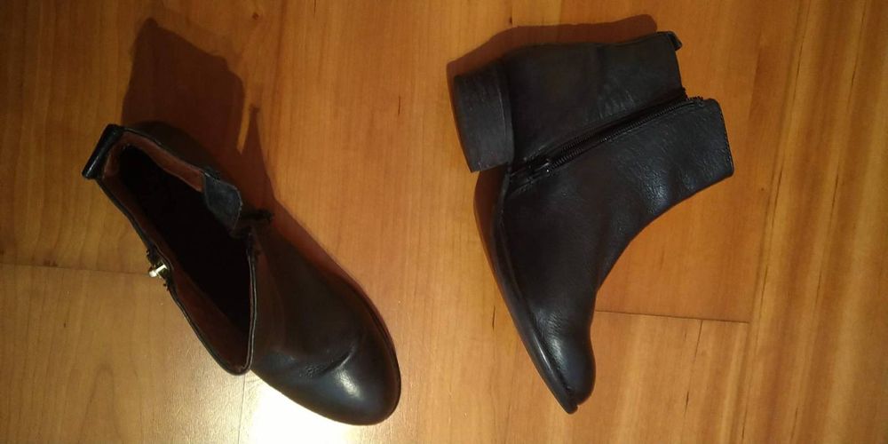 Botas em pele como novas