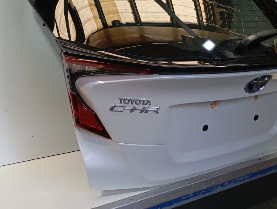 Porta / tampa da mala TOYOTA C-HR Van (_X1_)