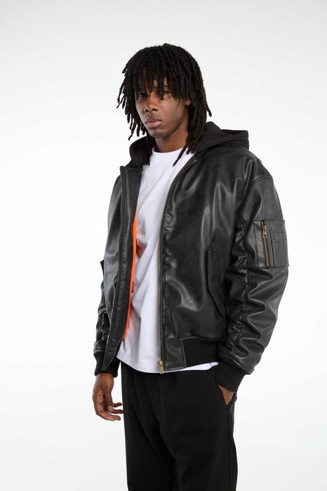 Куртка зі штучної шкіри