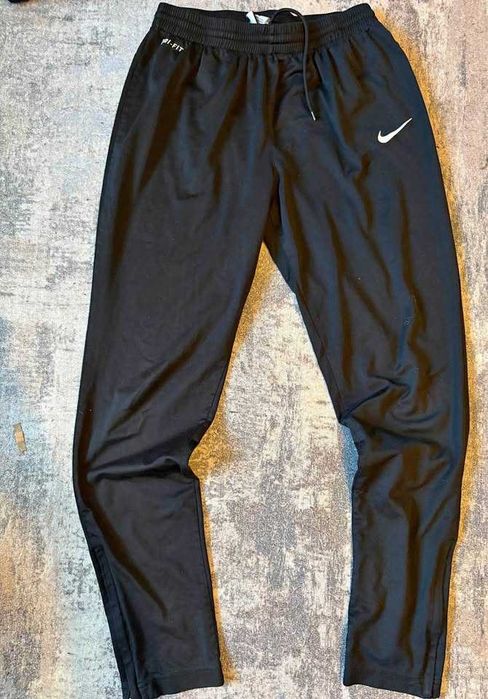 Oryginalne spodnie Nike sprzedam