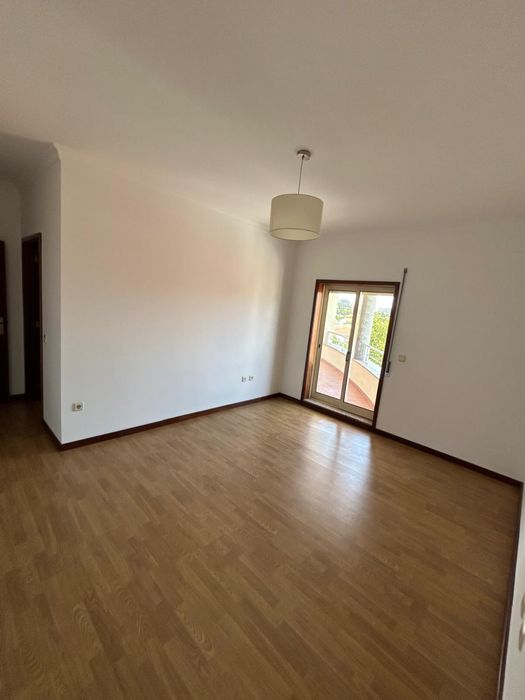 Apartamento T3 C/ terraço + varanda