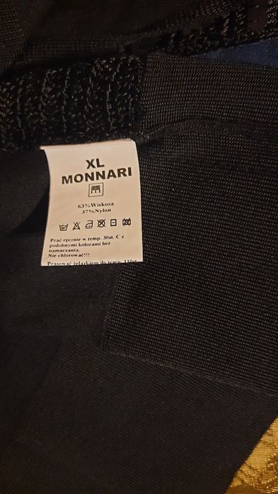 Czarna bluzka z cekinami Monnari M/L