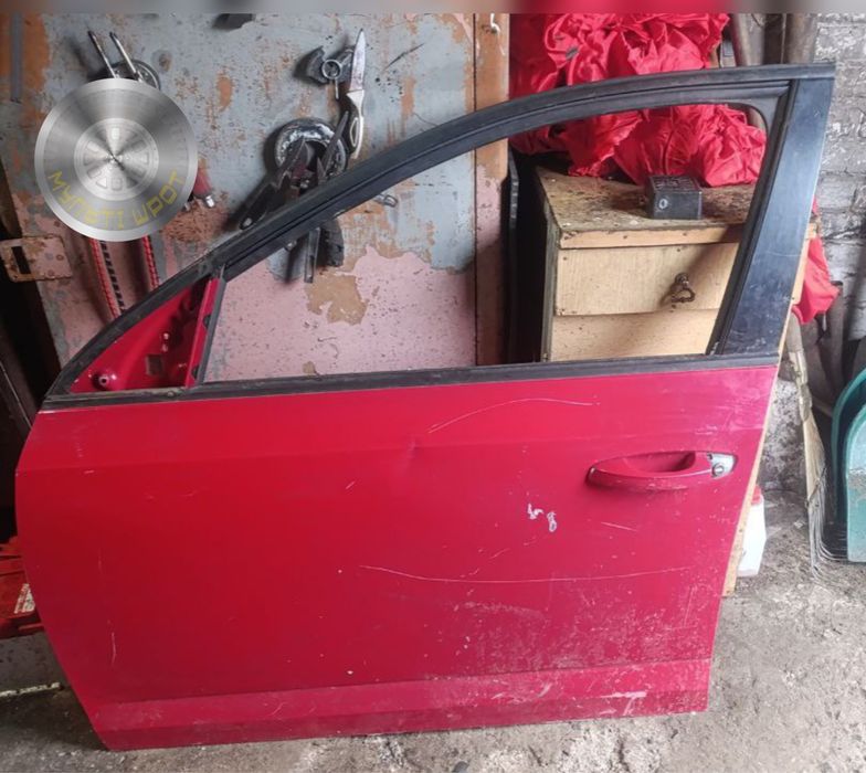 Дверь передняя левая Skoda Octavia A7