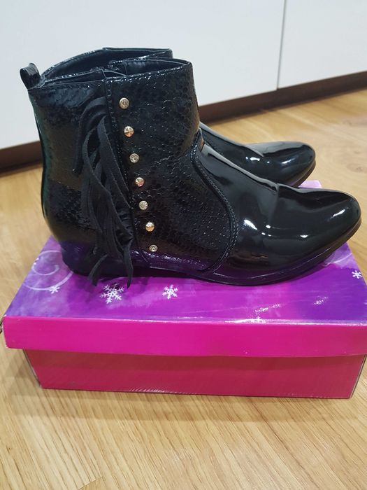 Czarne lakierowane buty Badoxx 35-36