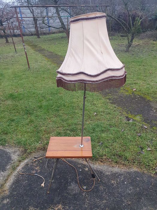 Lampa nocna stojąca z stolikiem PRL vintage