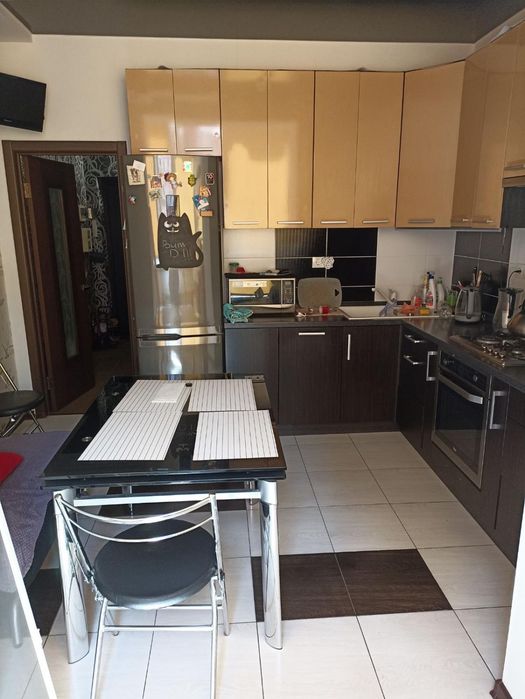 Продам 1-кім. квартиру з ремонтом, 3/10 пов., на вул. Грушевського (3-346-557)