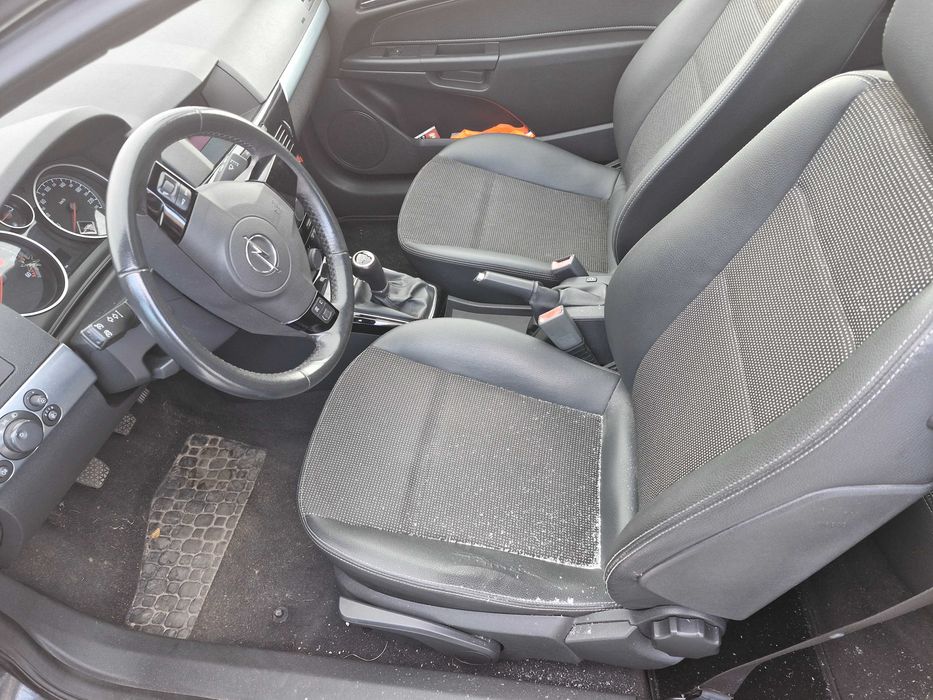 Opel astra 2009 rok 1,7 cdti 110km