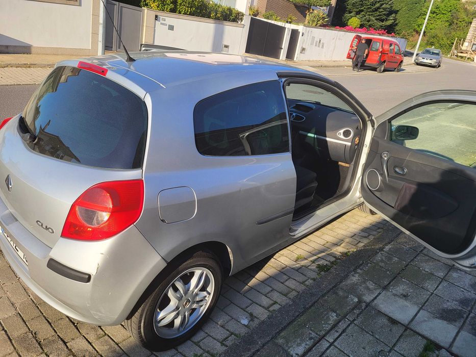 Carro impecável, 1 dono, praticamente novo