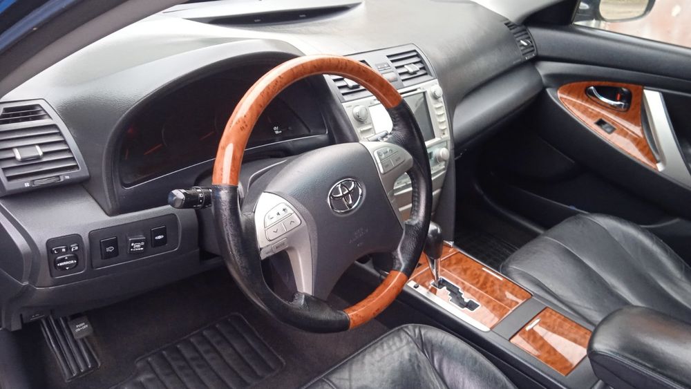 Продам Toyota Camry 40