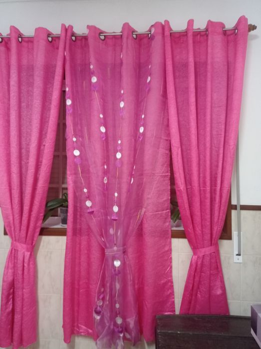 Cortinados rosa para quarto