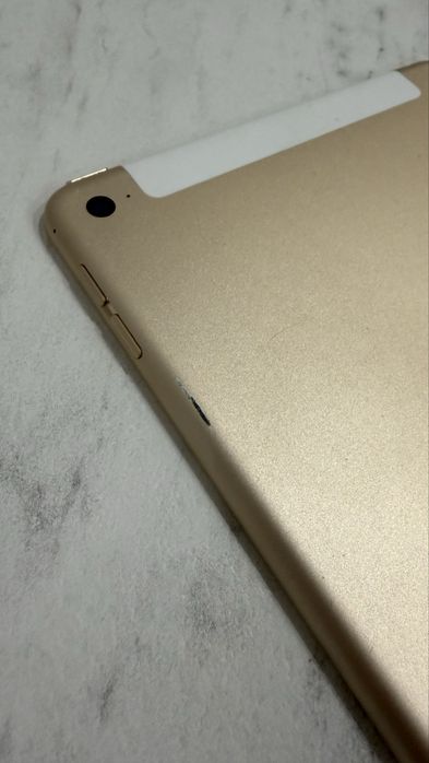 Apple iPad mini 4 128GB A1550 ゴールド　使用少なめ Amazon.co.jp: 【整備済み品】 Apple iPad mini 4 Wi-Fi 128GB