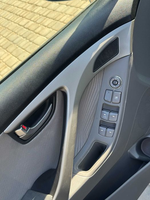 Продам Hyundai Elantra 2013 рік можлива розстрочка,кредит,обмін!