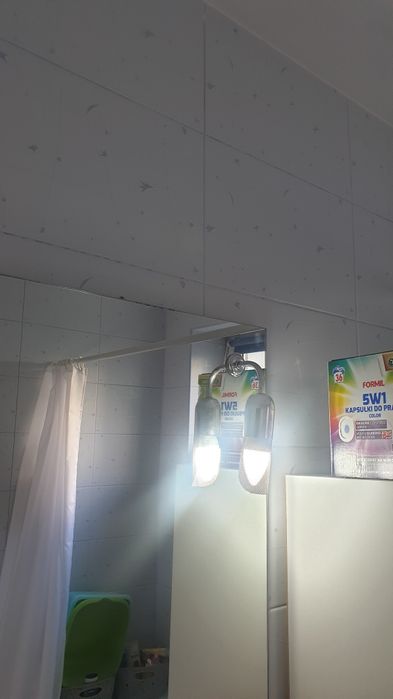 Lustro łazienkowe z półka z oświetleniem