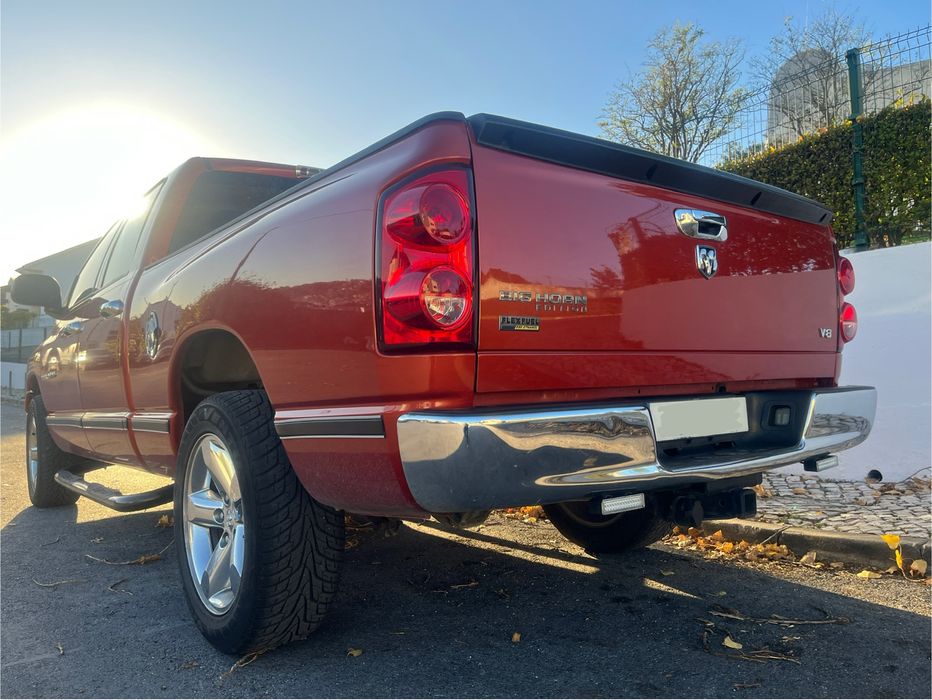 Dodge RAM 4.7 v8 235cv