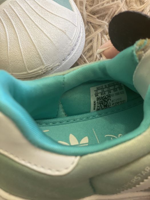 Взуття для дівчинки