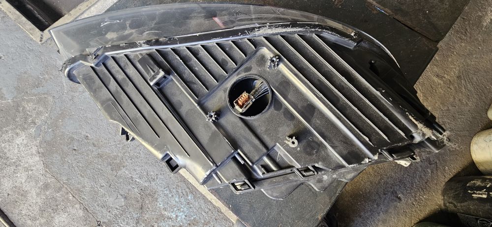 Farol para volvo.