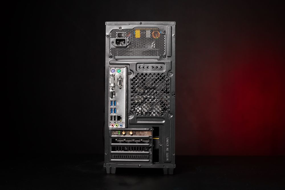 PC Torre Gaming Workstation RTX 4070 | Ryzen 9 | 32GB ram