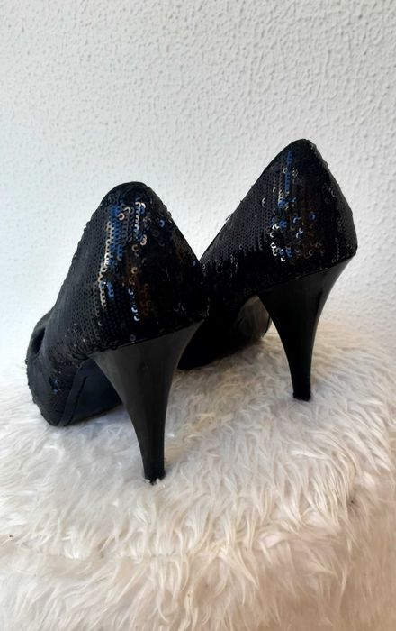 Sapatos pretos mulher