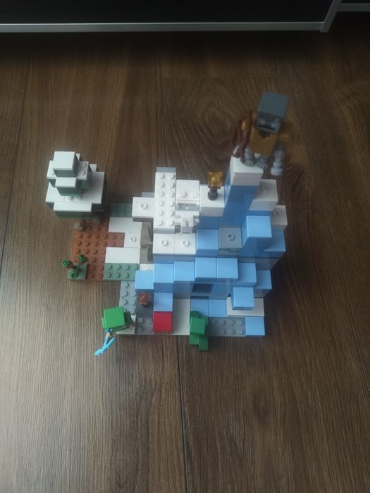 LEGO Minecraft 21243